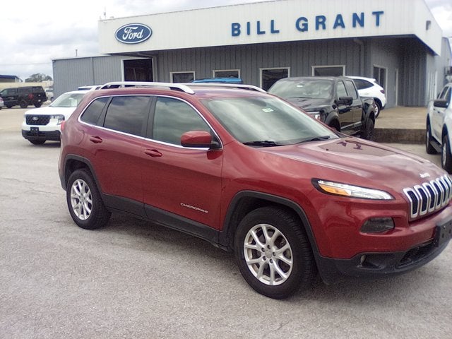 2016 Jeep Cherokee Latitude in Deep Cherry Red Crystal Pearlcoat — front three-quarter view