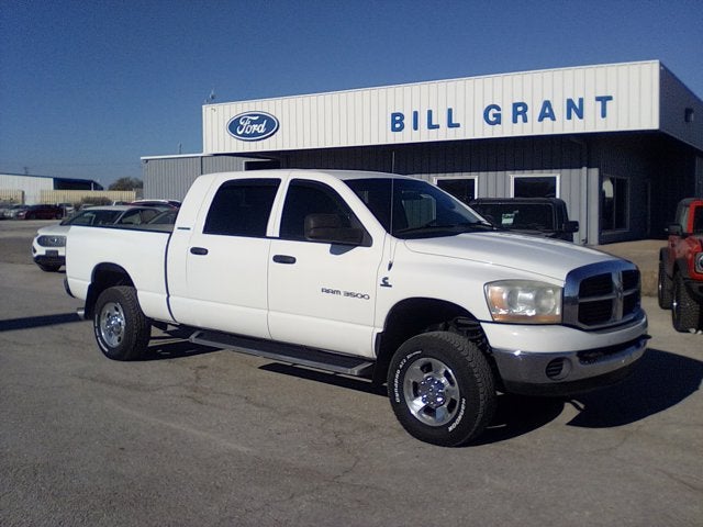 2006 Dodge Ram 3500 SLT in White — front three-quarter view